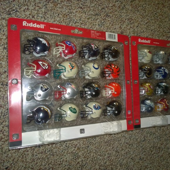 RIDDELL 32-Piece Miniature NFL Helmet Set - Picture 6 of 6